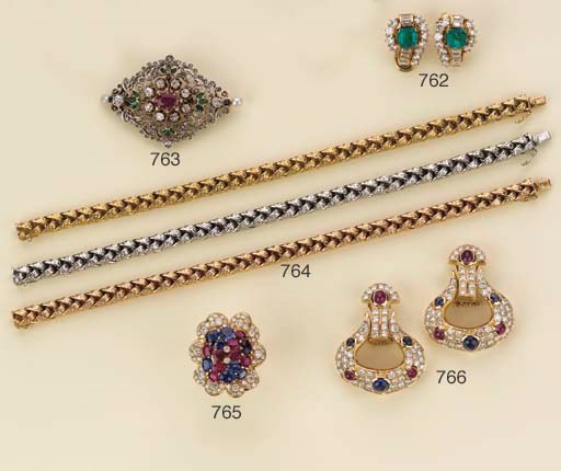 SERIE DI TRE BRACCIALI IN ORO, FIRMATI BULGARI