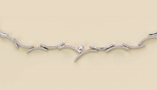 COLLANA SEMISNODATA IN ORO E DIAMANTI
