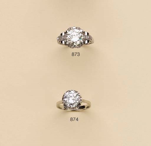 ANELLO IN PLATINO E BRILLANTE