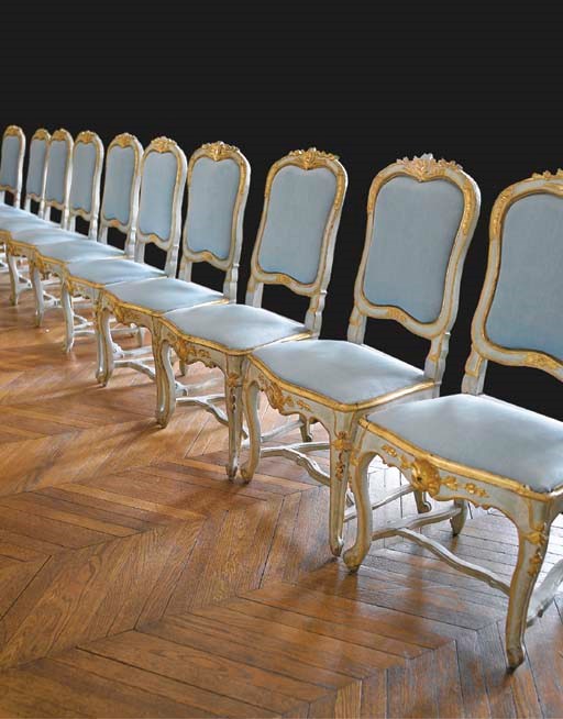 SUITE DE DIX CHAISES A CHASSIS DU MILIEU DU XVIIIEME SIECLE