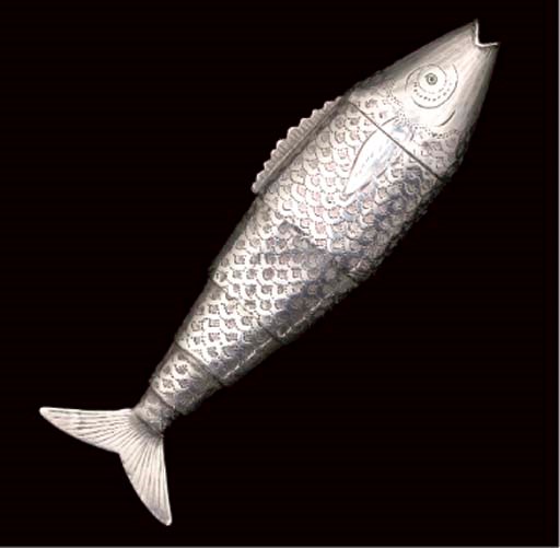 A George III articulated fish vinaigrette