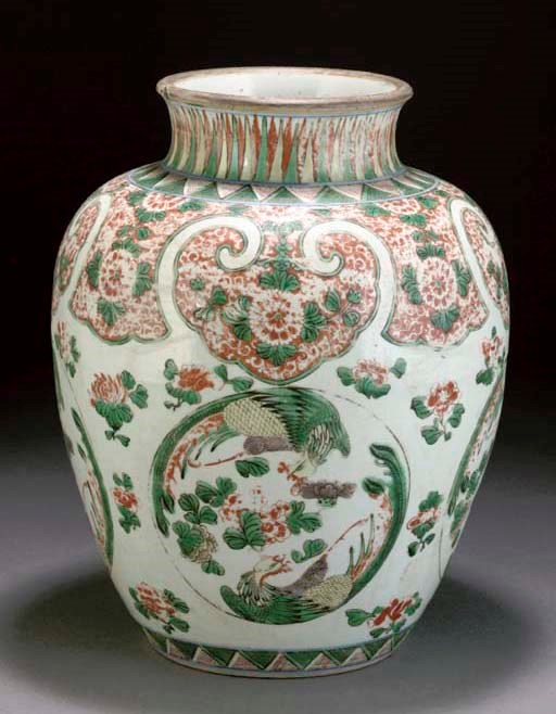 A famille verte jar, 17th century