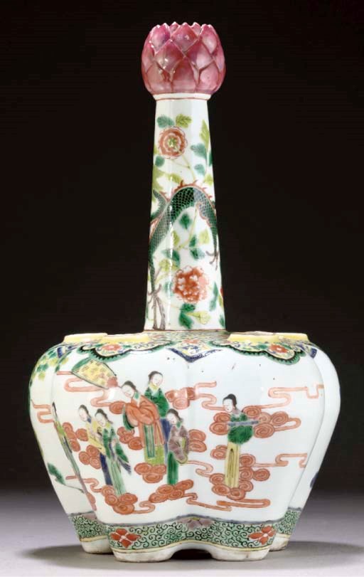 A famille verte cinquefoil tulip vase, 19th century