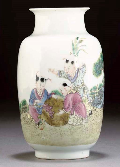 A famille rose vase, Republic Period