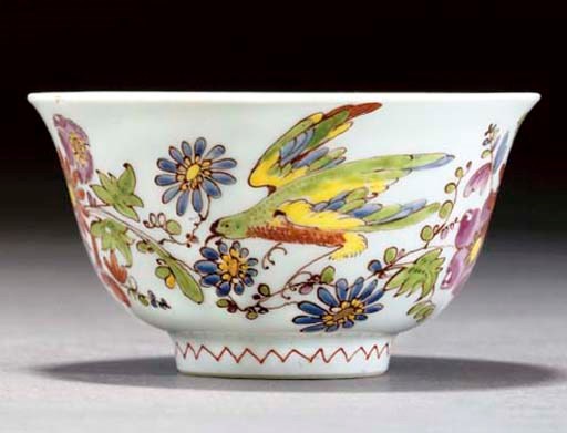 A VIENNA (DU PAQUIER) TEABOWL