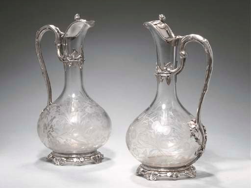 PAIRE D'AIGUIERES EN ARGENT ET VERRE
