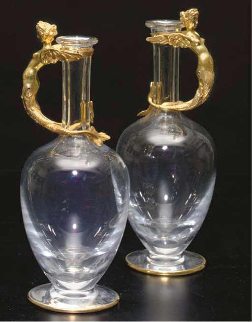 PAIRE DE CARAFES A VIN EN VERMEIL ET VERRE