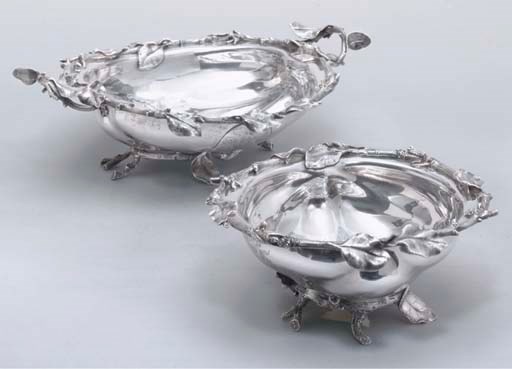 DEUX COUPES A FRUITS EN ARGENT