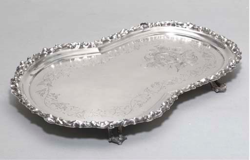 PLATEAU DE SAMOVAR EN ARGENT