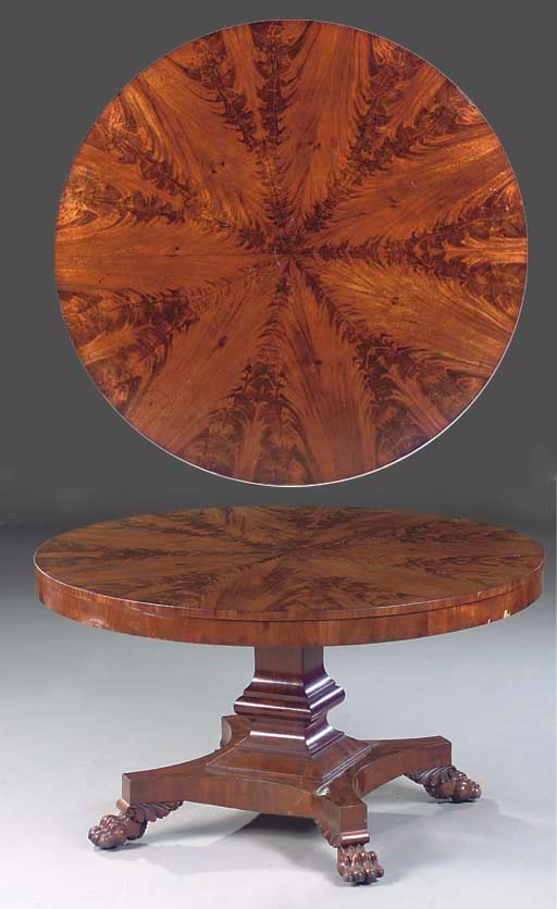 AN EARLY VICTORIAN MAHOGANY CIRCULAR CENTRE TABLE