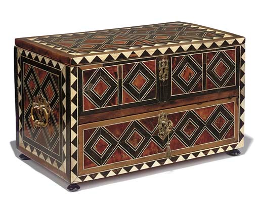 A DUTCH COLONIAL TORTOISESHELL AND BONE VENEERED TABLE CASKET