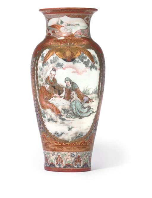 A JAPANESE KUTANI PORCELAIN VASE