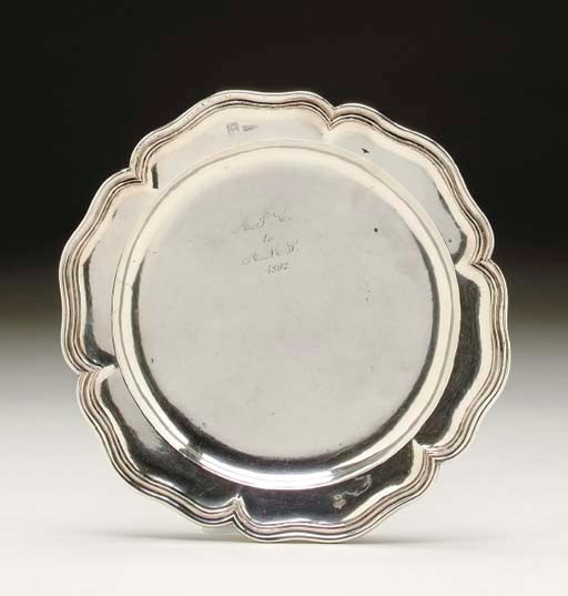 A SPANISH SILVER PLATE AND A PAIR OF GUATAMALAN SILVER PLATES,