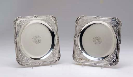 A PAIR OF FRENCH SILVER SQUARE TAZZE,