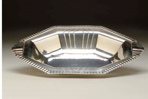 AN ART DECO SILVER DISH,
