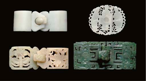 A Chinese spinach jade twin-section belt buckle, 19th century