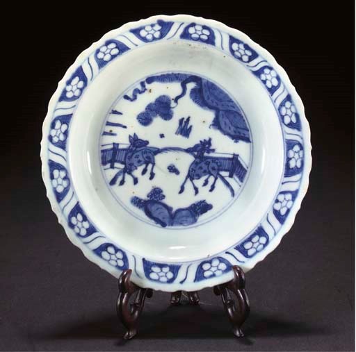 A Chinese blue and white dish, late Ming