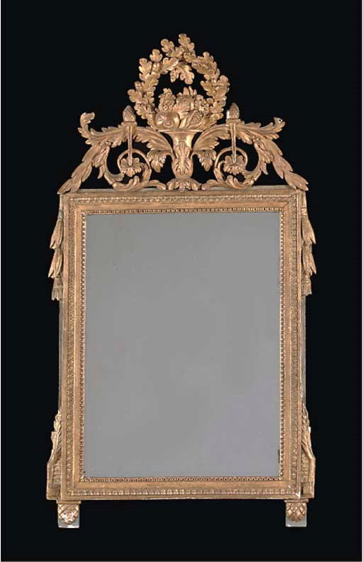 A FRENCH GILTWOOD MIRROR