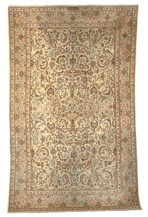 AN ISFAHAN CARPET