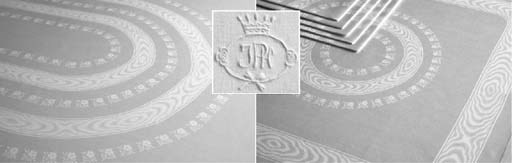 A damask linen tablecloth and twelve napkins