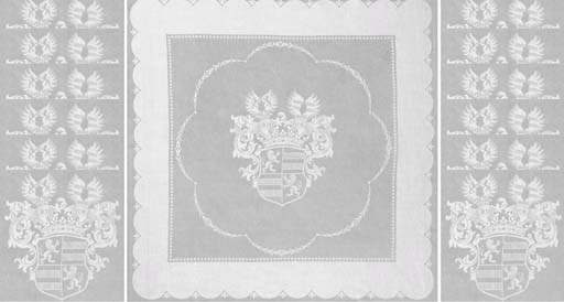 A damask linen tablecloth and twelve napkins
