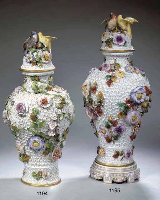 A Meissen-style porcelain Schneeballen vase and cover