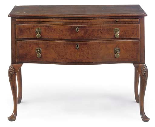AN EDWARDIAN WALNUT, BURR WALNUT AND FEATHERBANDED SIDE TABLE