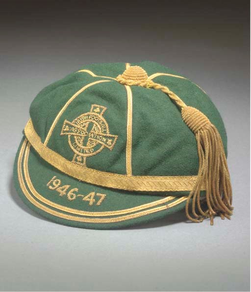 A GREEN NORTHERN IRELAND V. ENGLAND INTERNATIONAL CAP, 1946-47
