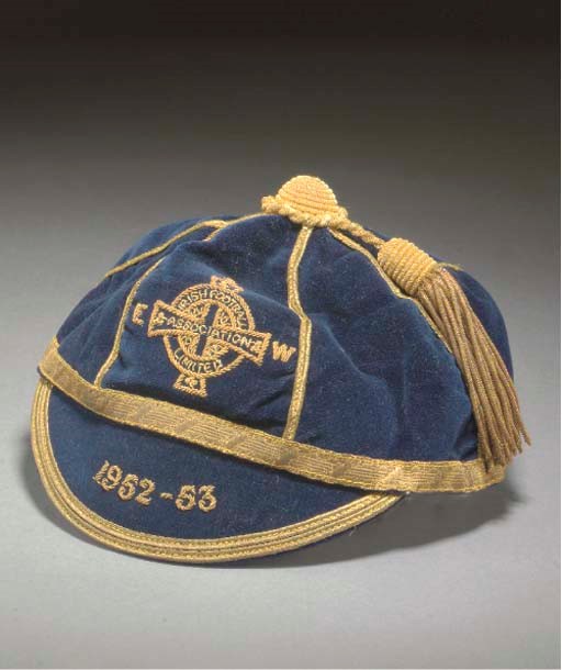 A BLUE NORTHERN IRELAND V. ENGLAND, SCOTLAND AND WALES INTERNATIONAL CAP, 1952-53
