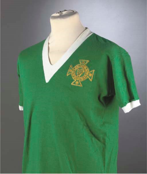 A GREEN NORTHERN IRELAND INTERNATIONAL SHORT-SLEEVED SHIRT