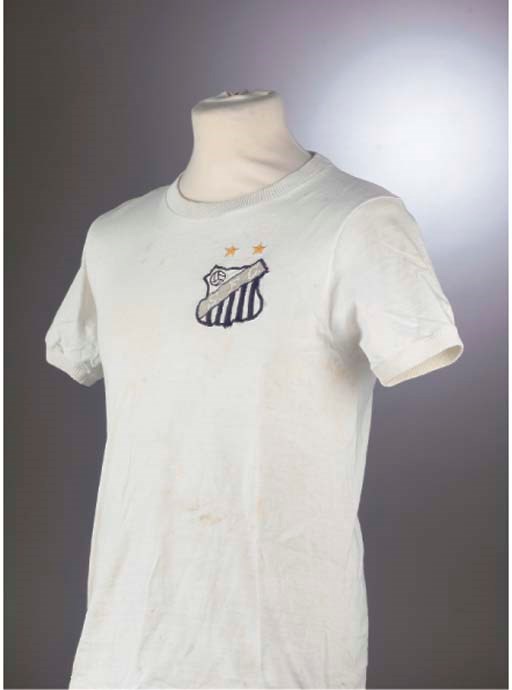 A WHITE SANTOS SHORT-SLEEVED SHIRT