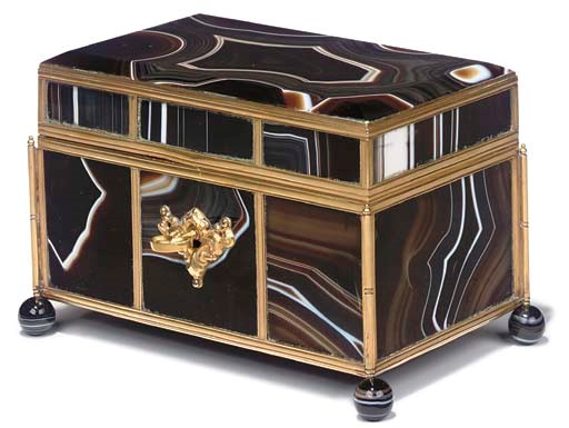 A GILT METAL MOUNTED AGATE TEA CADDY