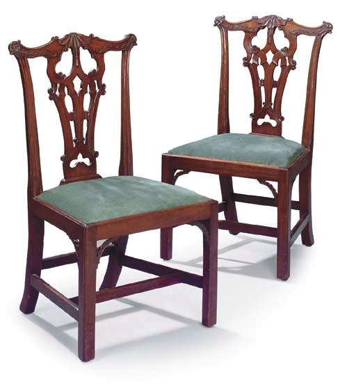 A PAIR OF GEORGE III MAHOGANY DINING CHAIRS