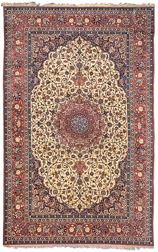 AN ISFAHAN CARPET