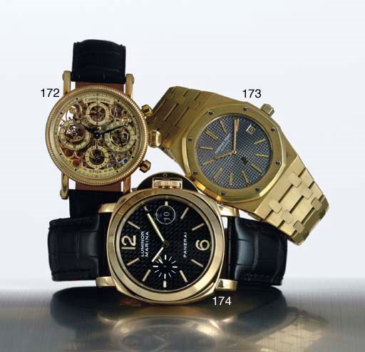 AUDEMARS PIGUET. A LARGE 18K GOLD AUTOMATIC BRACELET WATCH WITH DATE