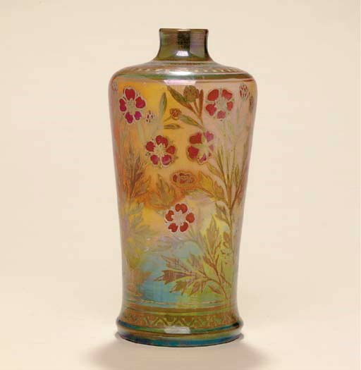 A PILKINGTON'S LANCASTRIAN LUSTRED FLAMBE POTTERY VASE