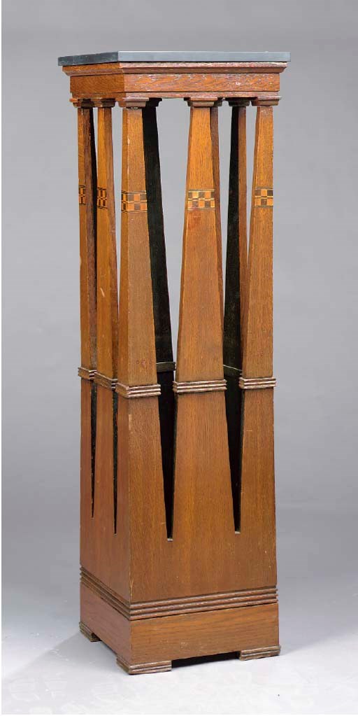 AN ENGLISH ARTS AND CRAFTS OAK INLAID PEDESTAL,