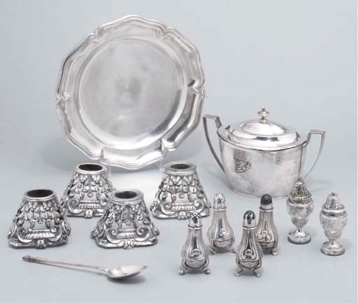 ENSEMBLE EN ARGENT ET METAL ARGENTE