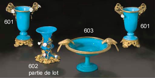 TROIS VASES BALUSTRES EN OPALINE 'BLEU CELESTE' DU MILIEU DU XIXEME SIECLE, FRANCE