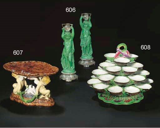 COUPE EN FAIENCE ANGLAISE (MINTON) DE LA FIN DU XIXEME SIECLE