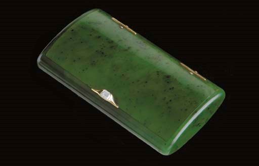 A JEWELED AND GOLD NEPHRITE BOX