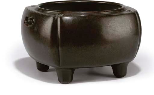 A JAPANESE BRONZE HIBACHI