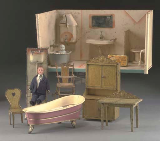 A Kibri tinplate bathroom