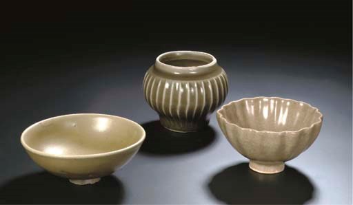 A Yaozhou celadon jarlet and two Yueyao bowls