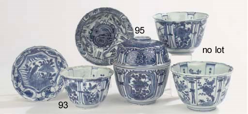 A blue and white 'kraak porselein' bowl and two dishes