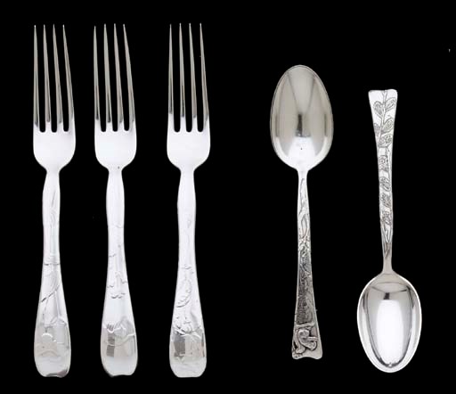 A GROUP OF SILVER FLATWARE