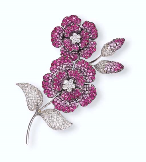 A PINK SAPPHIRE AND DIAMOND BROOCH