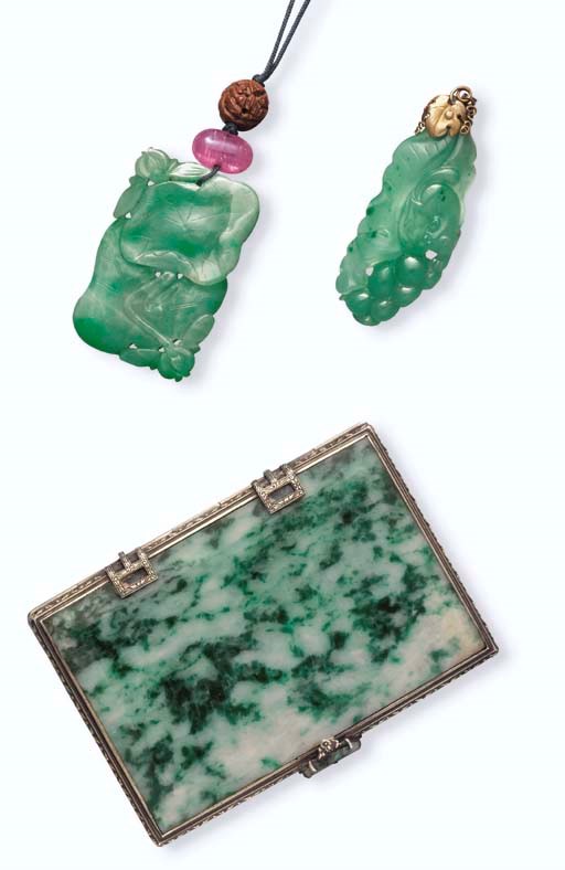A CIGARETTE BOX BY J. E. CALDWELL & CO. AND TWO JADEITE PENDANTS