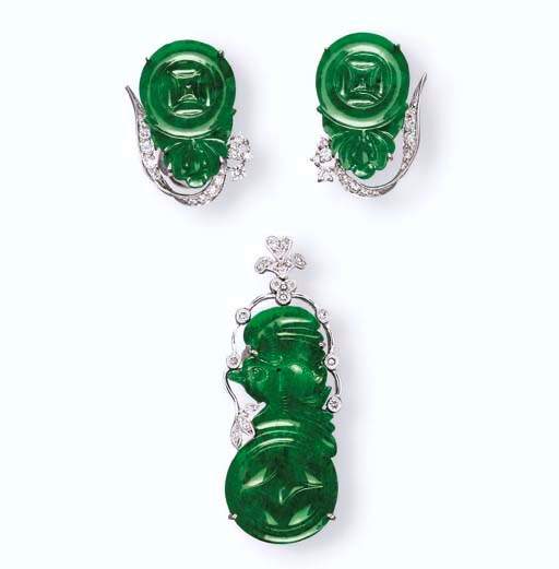 A JADEITE AND DIAMOND PENDANT AND A PAIR OF EARRINGS