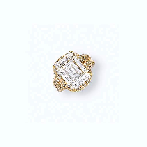 A DIAMOND RING, BY GRAFF